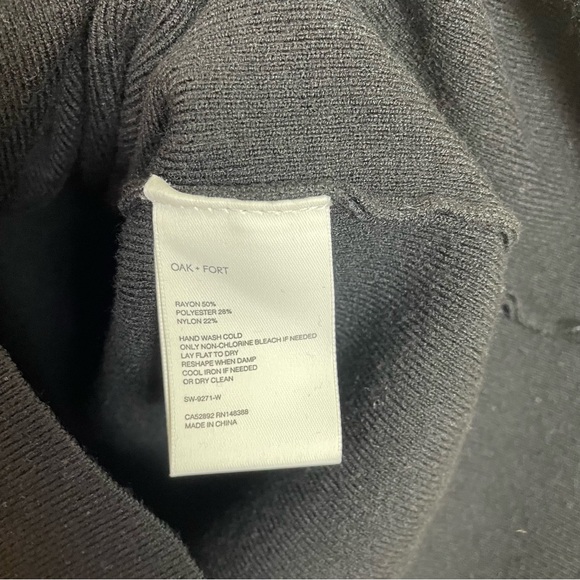 Oak + Fort Asymmetric V-Neck Sweater Size Medium - Picture 4 of 5